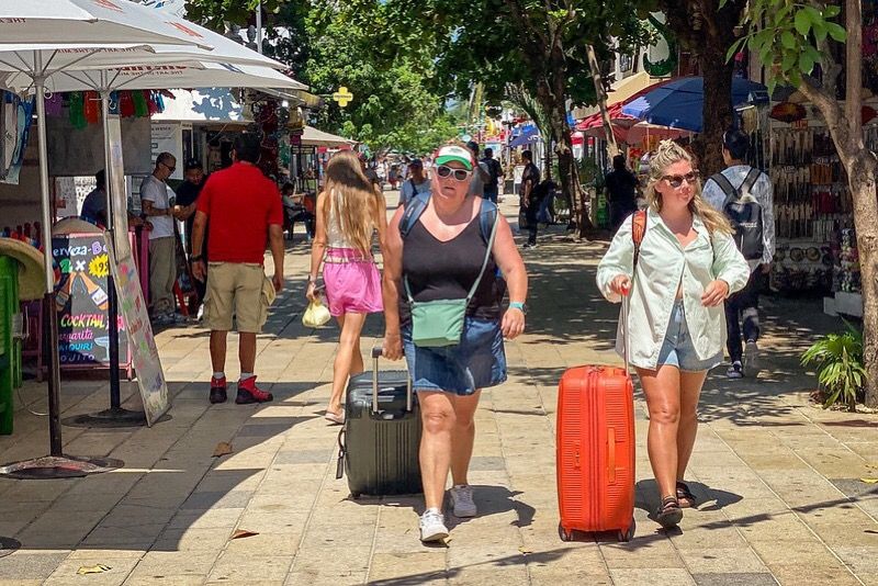 Gobierno recaudará 3 mil MDP más por el Visitax; es un 310% más que en 2025 (documentos)
