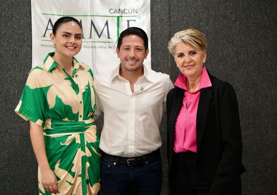Renán Sánchez Tajonar se reúne con empresarias de la AMMJE Cancún, para fortalecer la innovación y el liderazgo de las mujeres
