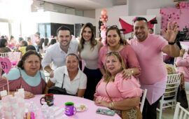Pablo Bustamante convive con mujeres tianguistas y refrenda su compromiso de seguir caminando junto a ellas
