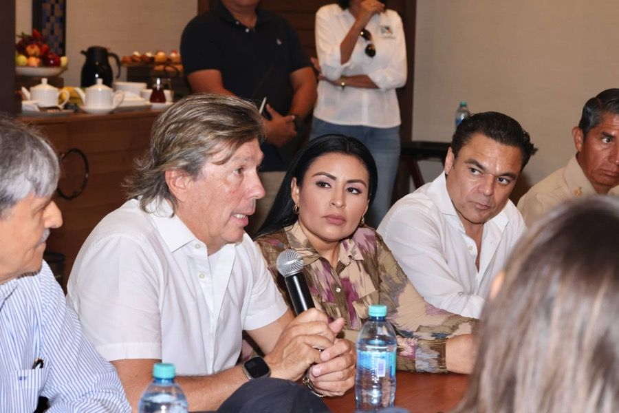 “Coordinamos esfuerzos para el plan de contención del sargazo en Puerto Morelos”: Blanca Merari