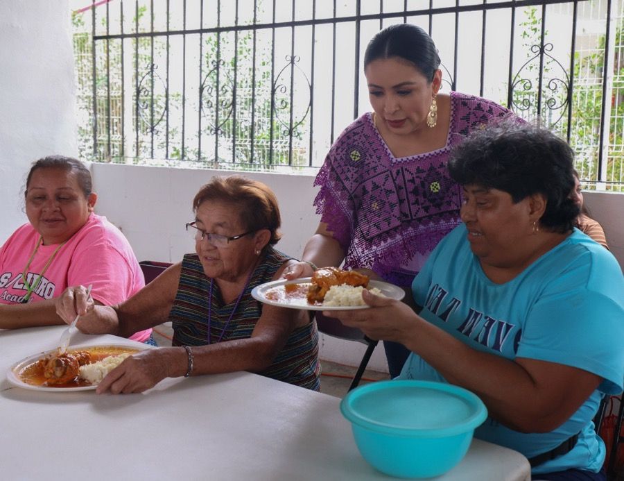 Inaugura Blanca Merari comedor comunitario en Leona Vicario