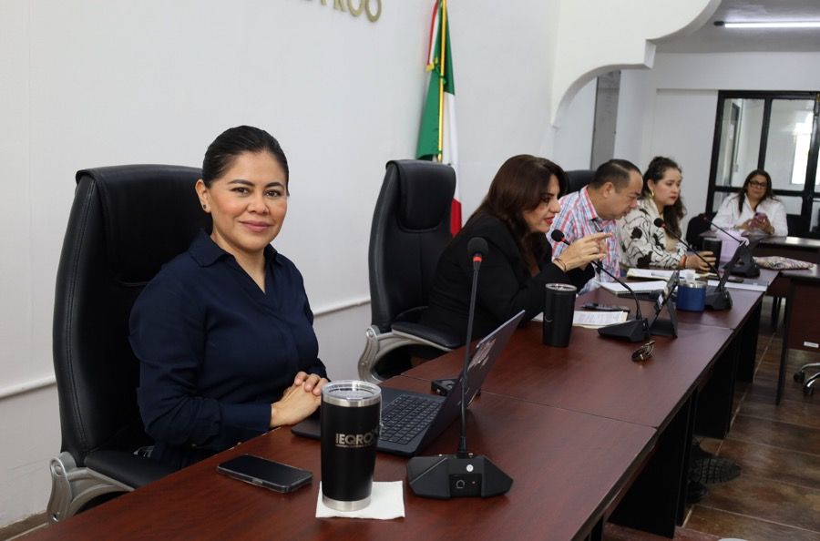 PAPELÓN DEL IEQROO | Ordena a Marybel borrar bardas; pero las de Gino las borrarán gobiernos de Ana Paty y Estefanía (documentos)