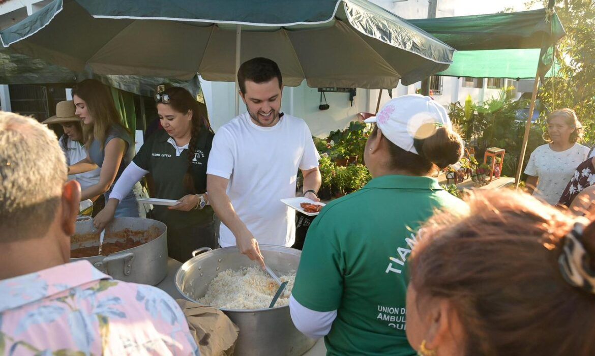“Escuchar y fortalecer la cercanía con las familias cancunenses” | Visita Pablo Bustamante tianguis de la Región 236