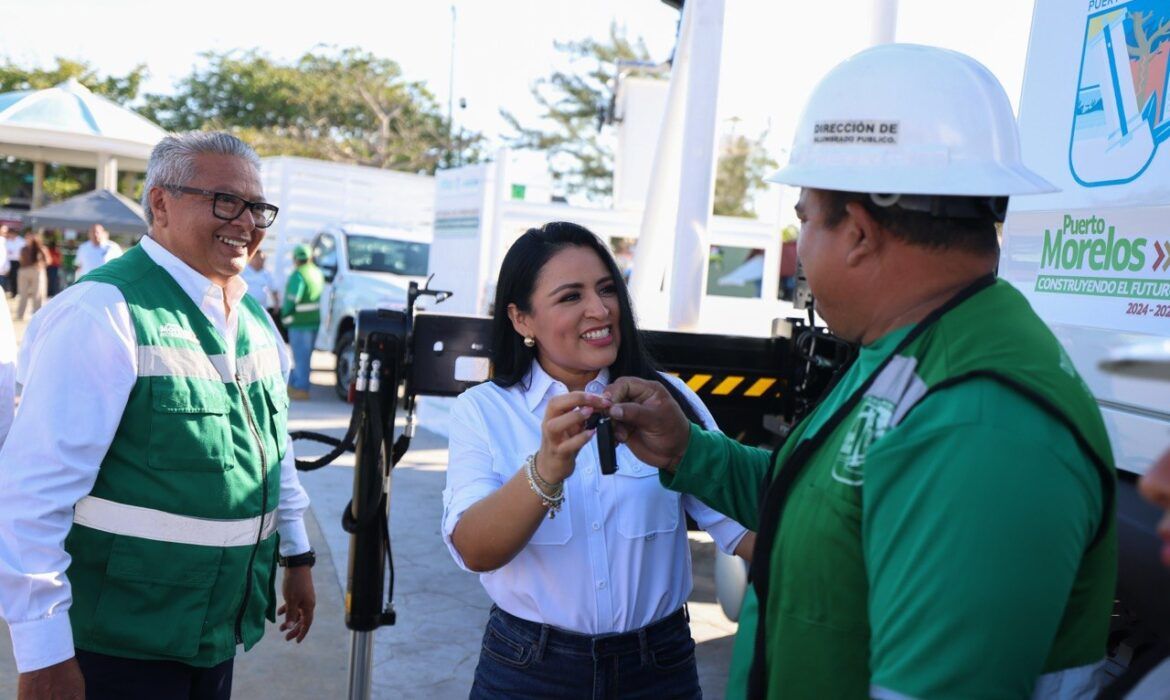 Entrega Blanca Merari nuevas unidades operativas a Servicios Públicos