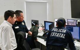 Renán Sánchez Tajonar se reúne con el Secretario de Seguridad Ciudadana de Quintana Roo en el Subcentro Regional del C5 en Cozumel