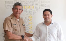 “Para cuidar mejor a las familias de Cozumel” | Se reúne Renán Sánchez Tajonar con la Marina