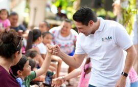 Renán Sánchez Tajonar participa junto al DIF Quintana Roo en la entrega de juguetes en comunidades de Cozumel