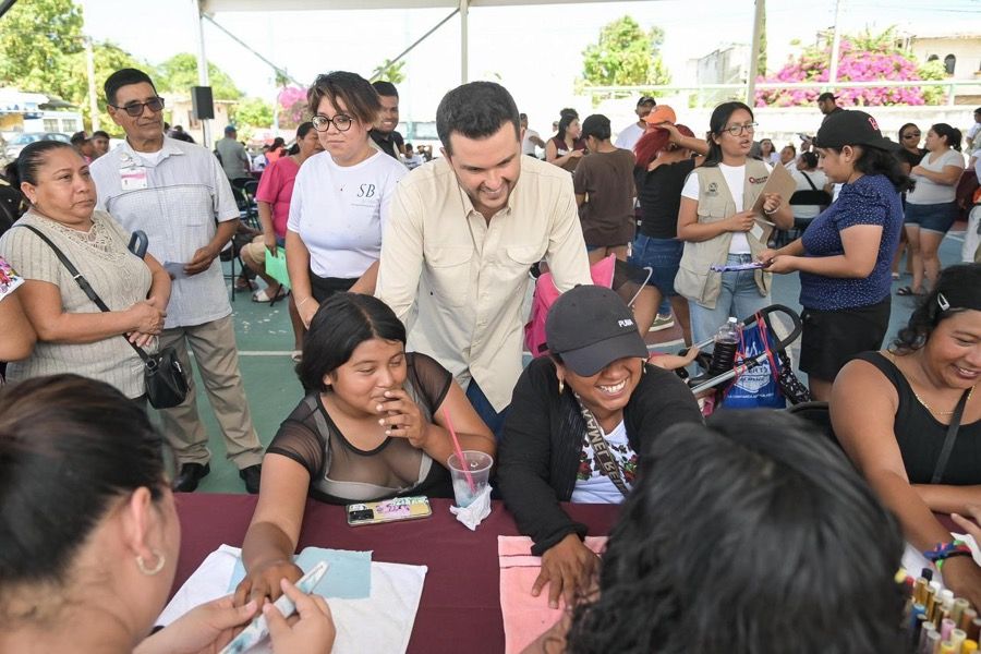 “Con trabajo cercano y en territorio, cumplimos con más bienestar para las familias cancunenses”: Pablo Bustamante
