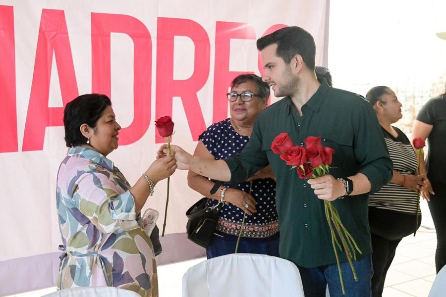 “Las mamás sostienen a las familias con amor y esfuerzo”: Pablo Bustamante
