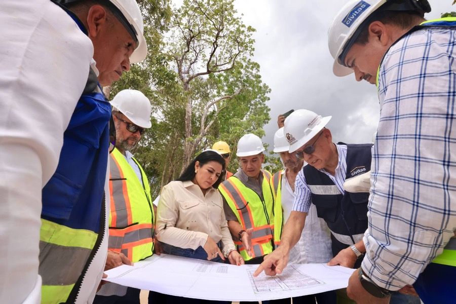 Recorre Blanca Merari obra de viviendas del Infonavit en Puerto Morelos