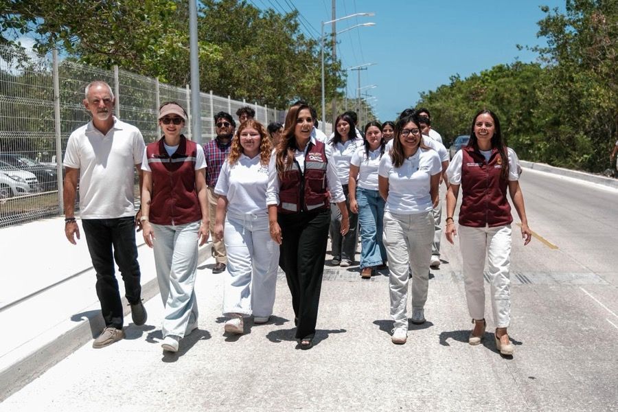 Mara Lezama y Ana Paty Peralta inauguran la calle Universidad del Caribe