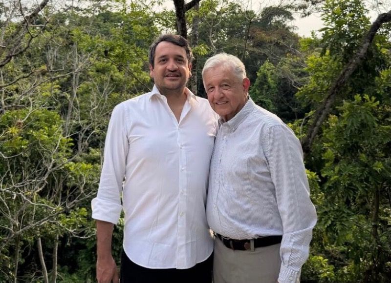 Reaparece AMLO en foto con “Andy” López Beltrán