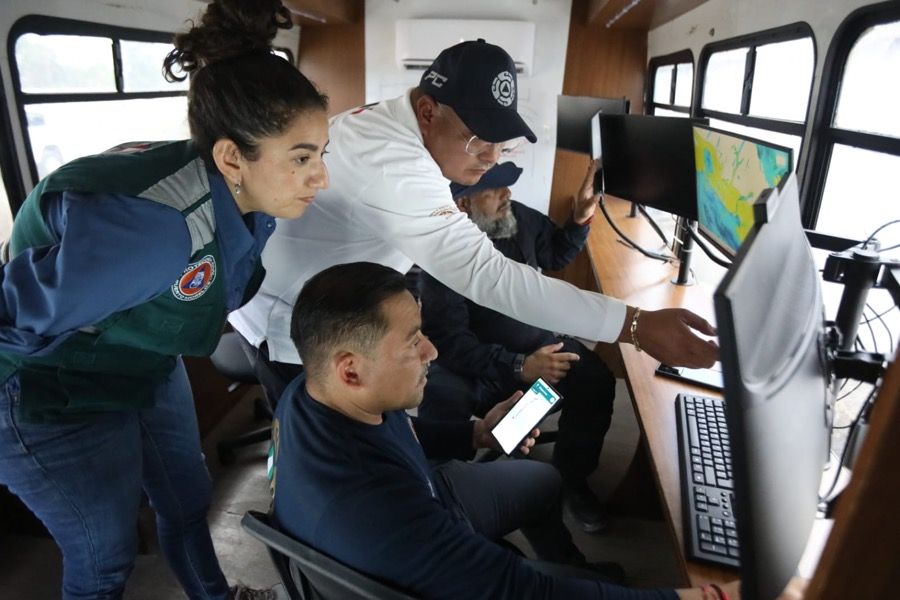 Continúan acciones coordinadas para mitigar efectos del humo por incendio forestal en Puerto Morelos