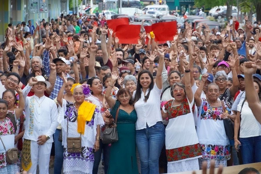 Realiza Marybel Villegas marcha con más de 2 mil personas en Cancún