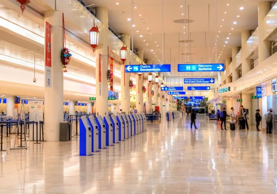 LA OTRA CARA DE LA REALIDAD | El Aeropuerto de Cancún no frena su debacle y tiene su peor día en décadas
