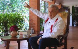 “ES EXCEPCIONAL LA PRESIDENTA” | AMLO reaparece y disipa señales de rompimiento; le dedica su libro a Sheinbaum