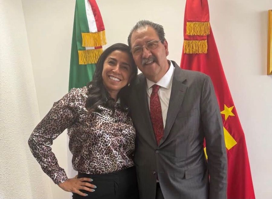 Marybel se muestra con referente de la cúpula nacional del PT