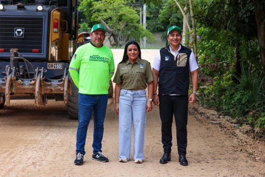 Blanca Merari supervisa obra de pavimentación de la calle Nauyaca, en Leona Vicario
